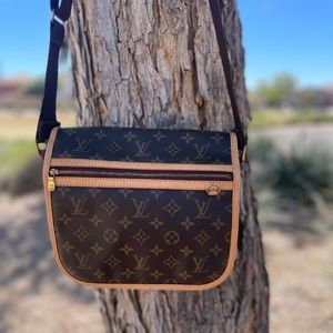 ❌❌SOLD OUT ❌❌LOUIS VUITTON Shoulder bag